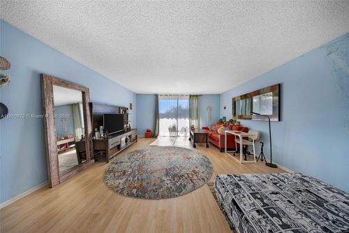 apt-312-12500 Ne 15th Ave, North Miami, FL, 33161-6062 | Card Image