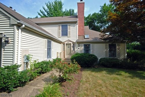 88 Commonwealth Dr, Basking Ridge, NJ, 07920-3094 | Card Image