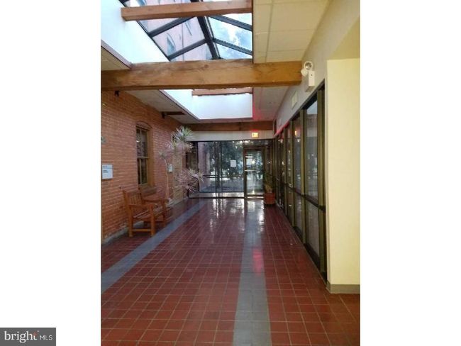 Interior View 1 | Image 4