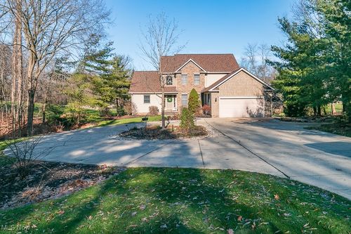 35905 Chardon Road, Willoughby Hills, OH, 44094 | Card Image