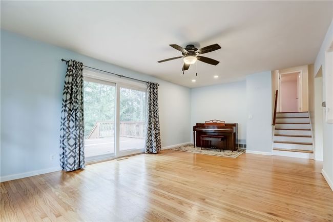 living room | Image 7