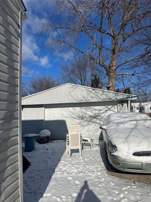 486 Fildew Ave, Pontiac, MI, 48341-2627 | Card Image