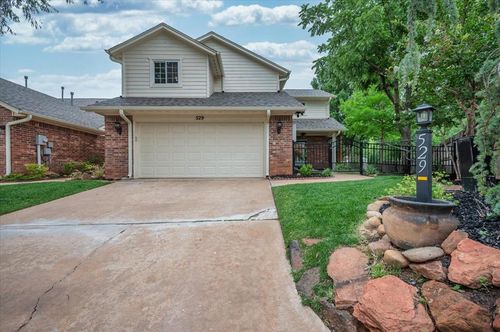 529 Doe Trail, Edmond, OK, 73012 | Card Image