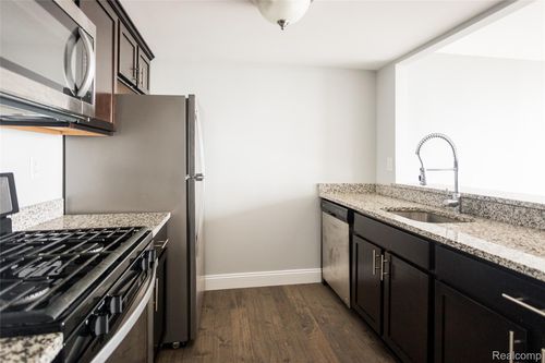 apt-1208-250 E Harbortown Dr, Detroit, MI, 48207-5012 | Card Image