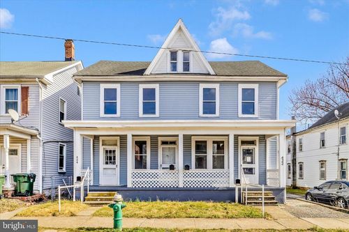 422 Mcdowell Ave, HAGERSTOWN, MD, 21740-3661 | Card Image