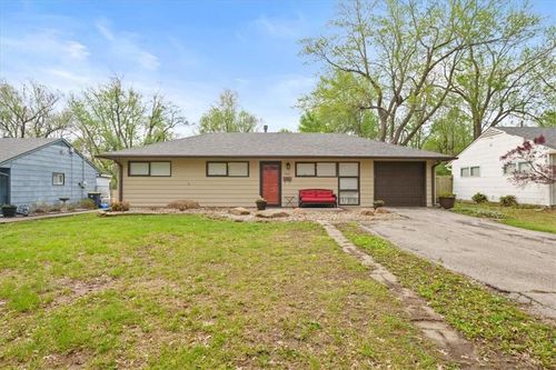 7505 E 111th Ter, Kansas City, MO, 64134-2928 | Card Image