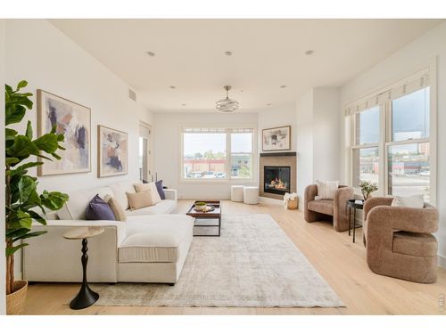 222-3301 Arapahoe Ave, Boulder, CO, 80303-1071 | Card Image