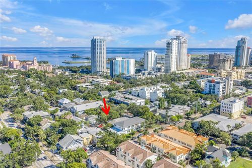127 6th Ave N, St Petersburg, FL, 33701-2577 | Card Image
