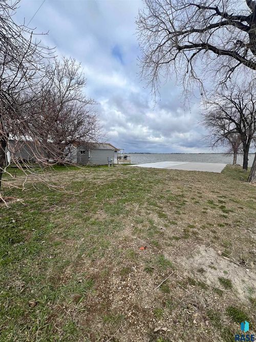 40452 Shore Rd, Huron, SD, 57350 | Card Image