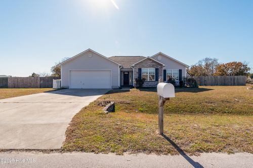 100 Harmony Way, Richlands, NC, 28574-8419 | Card Image