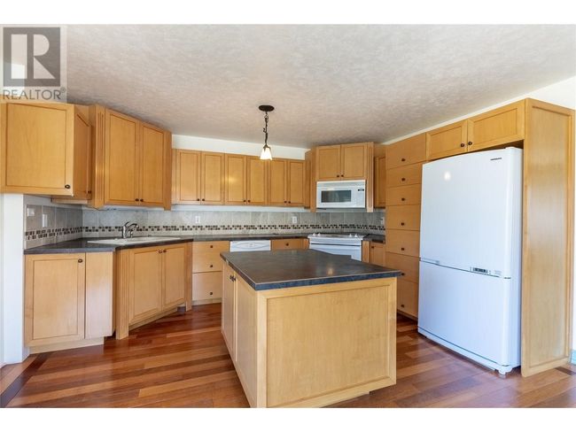 1396 Semlin Dr, House other with 5 bedrooms, 3 bathrooms and 2 parking in Cache Creek BC | Image 13