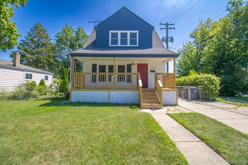 11610 Cavell St, Livonia, MI, 48150-2302 | Card Image