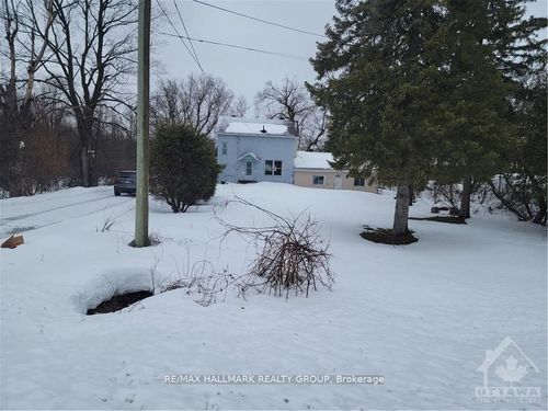 6434 Bank St, Greely, ON, K4P1J5 | Card Image