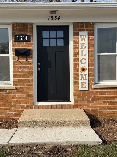 1534 E Palatine Rd, Palatine, IL, 60074-5734 | Card Image