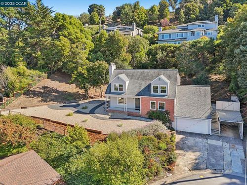 9 Clotilda Ct, Mill Valley, CA, 94941-2417 | Card Image