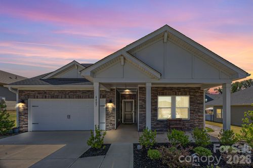 6407 Barcelona Way, Charlotte, NC, 28214-8651 | Card Image