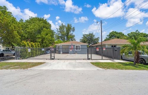 751 Nw 70th St, Miami, FL, 33150-3834 | Card Image