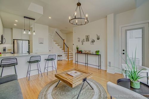 31-8169 Kipling Ave, Vaughan, ON, L4L0G4 | Card Image