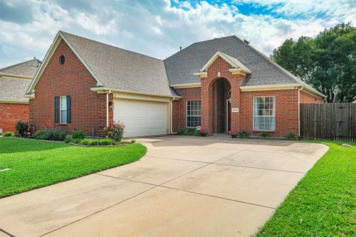 8205 Mt Mckinley Rd, Fort Worth, TX, 76137-5336 | Card Image