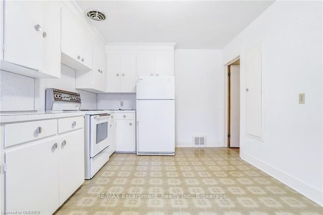 22 Ghent St, House other with 5 bedrooms, 2 bathrooms and 4 parking in Saint Catharines ON | Image 18