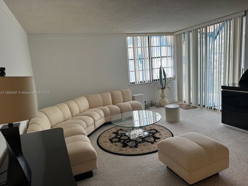apt-310-3900 N Hills Dr, Hollywood, FL, 33021-2540 | Card Image
