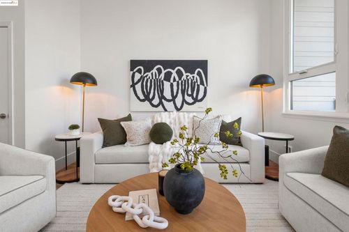 apt-217-1545 32nd St, Oakland, CA, 94608-4383 | Card Image