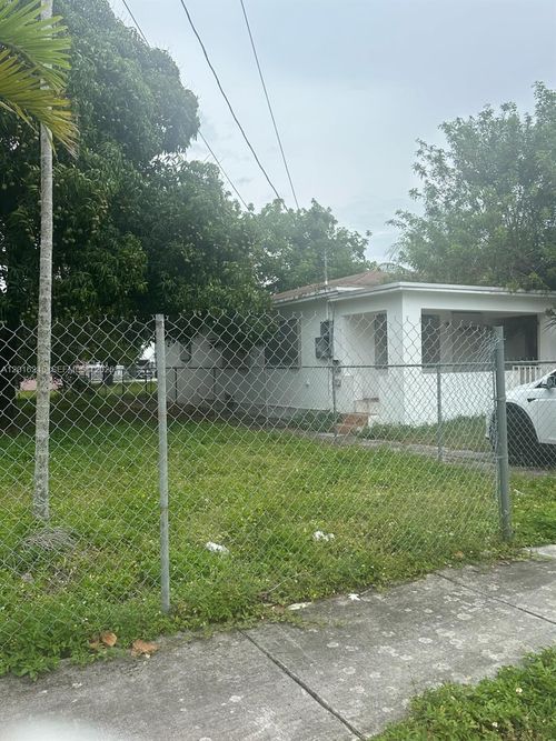 1891 Nw 62nd Ter, Miami, FL, 33147-7829 | Card Image