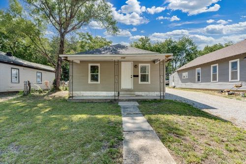 1121 N School St, Augusta, KS, 67010-1558 | Card Image