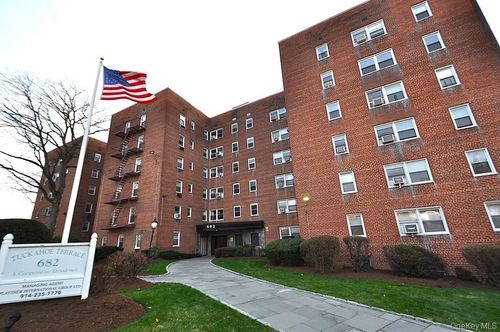 apt-5h-682 Tuckahoe Rd, Yonkers, NY, 10710-5216 | Card Image