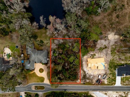 809 Se Evergreen Dr, LAKE CITY, FL, 32025-6801 | Card Image
