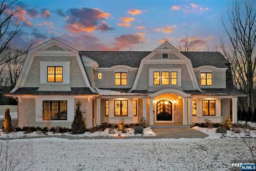 396 Knollwood Rd, Ridgewood, NJ, 07450-4815 | Card Image