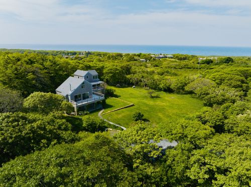 7 Attaquin Way, Aquinnah, MA, 02535-1304 | Card Image