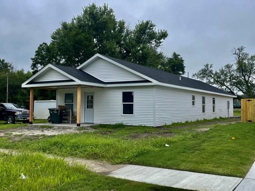 815 Myra St, MOBERLY, MO, 65270-3305 | Card Image
