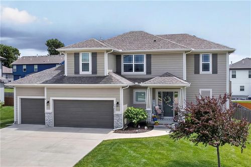19609 W 197th Ter, Spring Hill, KS, 66083-8615 | Card Image