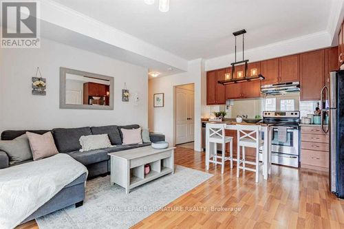 2-261 John Way W, Aurora (Bayview Wellington), ON, L4G0S8 | Card Image