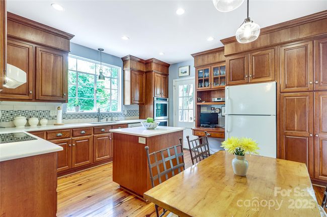 1021 Isleworth Ave, House other with 4 bedrooms, 4 bathrooms and null parking in Charlotte NC | Image 13