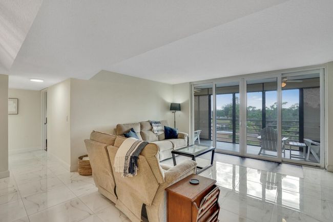 APT-401 - 3326 Arcara Way, Condo with 3 bedrooms, 2 bathrooms and null parking in Lake Worth FL | Image 4