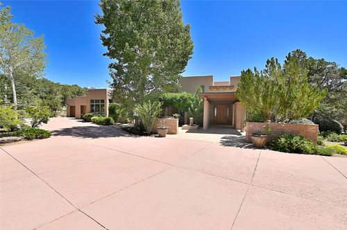 409 Brownell Howland Rd, Santa Fe, NM, 87501-9566 | Card Image