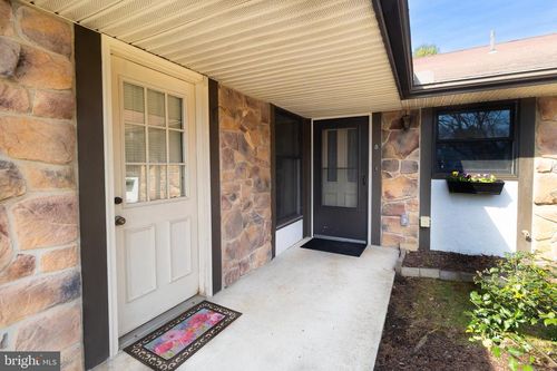 8 Abbey Ct, CARLISLE, PA, 17015-4365 | Card Image