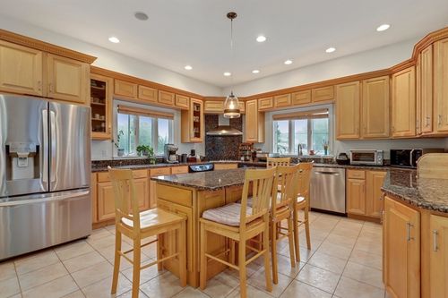 2-13 Essex St, Lynn, MA, 01902-1710 | Card Image