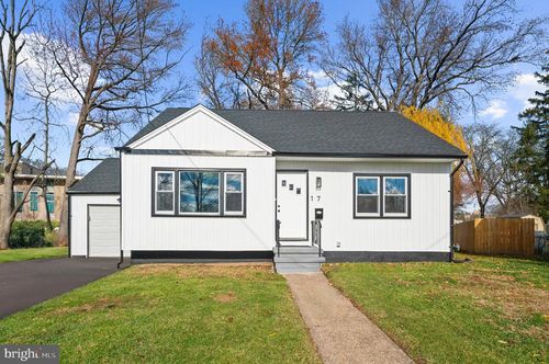 17 Ranchwood Dr, Ewing, NJ, 08618-2705 | Card Image