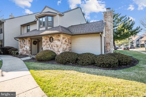 381-381 Redbud Ct, WARRINGTON, PA, 18976-2619 | Card Image