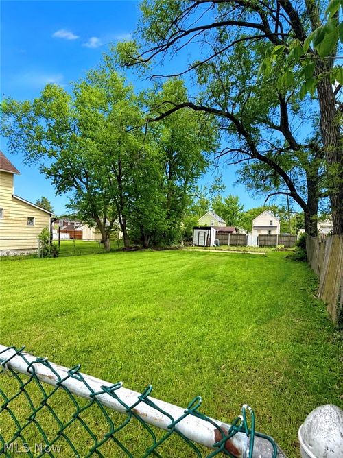 1624 E 33rd St, Lorain, OH, 44055-1714 | Card Image