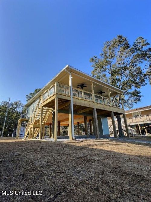 8716 W Simmons Bayou Drive, Ocean Springs, MS, 39564 | Card Image