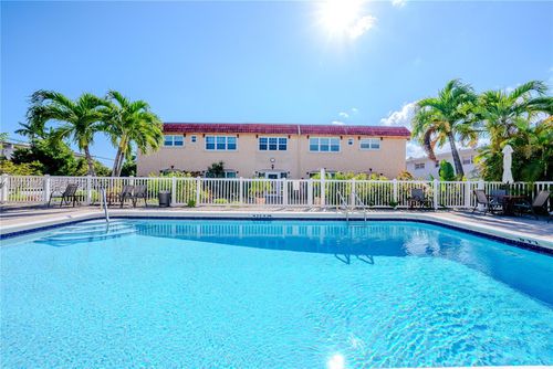 202-221 Se 9th Ave, Pompano Beach, FL, 33060-7318 | Card Image