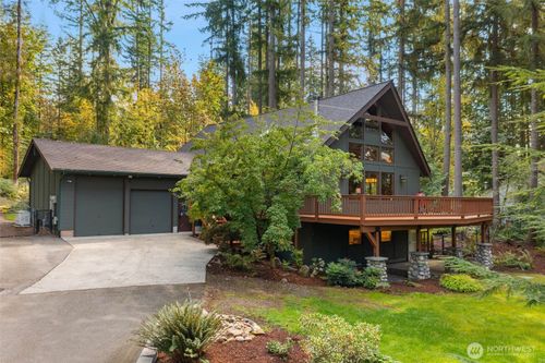 15236 263rd Ave Se, Issaquah, WA, 98027-6912 | Card Image
