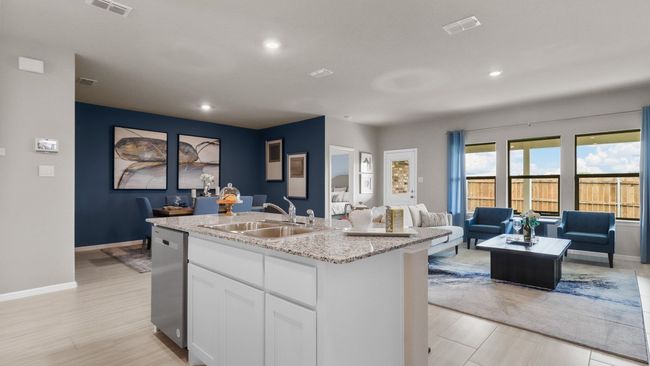 561 Arroyo Dr, House other with 4 bedrooms, 2 bathrooms and null parking in Cleburne TX | Image 4