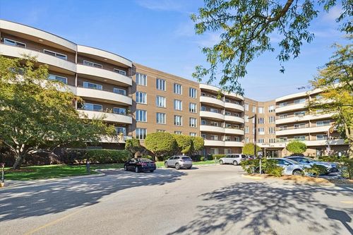 apt-308-7201 N Lincoln Ave, Lincolnwood, IL, 60712-1823 | Card Image