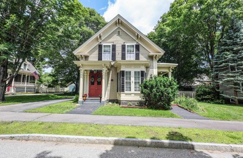 42 Lyndon St, Concord, NH, 03301-4569 | Card Image