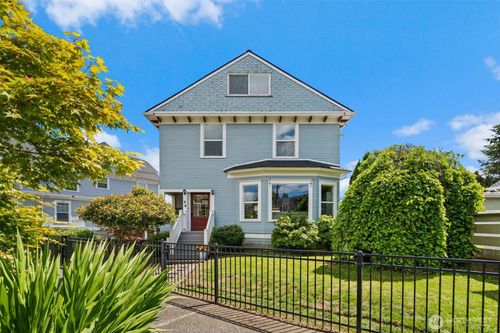 209 E 8th St, Aberdeen, WA, 98520-2511 | Card Image